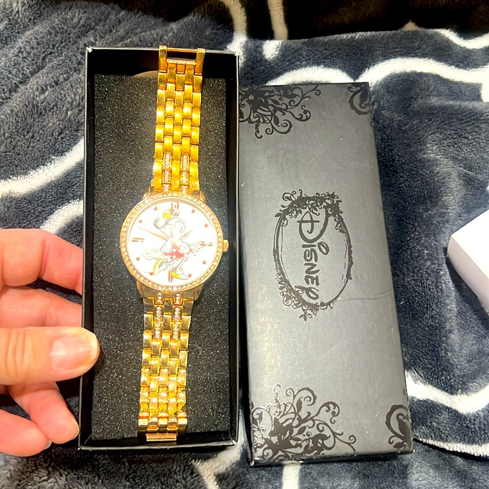 Disney Minnie Mouse Watch Gold - Picture 3 of 3